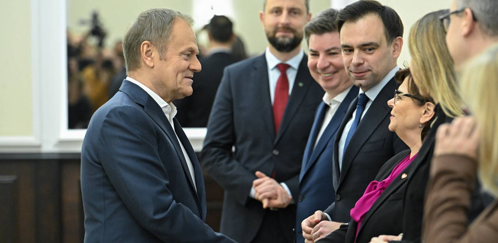 Warszawa, 07.01.2025 r. Premier Donald Tusk wraz z ministrami podczas posiedzenia rządu w KPRM w Warszawie. Członkowie rządu zajmowali się trzema projektami dot. energetyki i rozwoju  (fot. PAP/Radek Pietruszka)