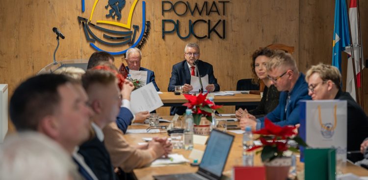 Na VI Sesji Rady Powiatu Puckiego przyjęto budżet na 2025 rok w wysokości 227 mln zł (Fot. Facebook/Powiat Pucki)