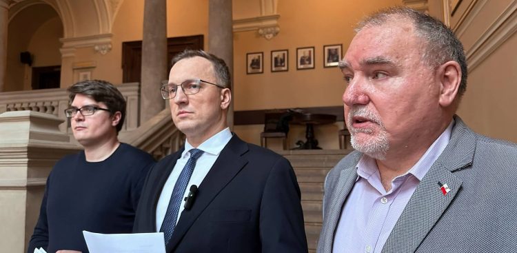 Wystąpienie gdańskich radnych PiS - 31.01.2025 r. (fot. Radio Gdańsk/Oskar Bąk)