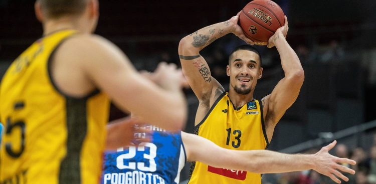 EuroCup Basketball. Trefl Sopot - Buducnost Voli Podgorica. Nz. Nick Johnson (Trefl). 02.01.2025 r. (fot. Krzysztof Mystkowski / KFP)