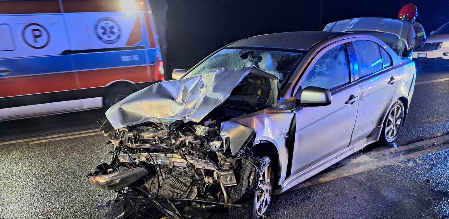 Zderzenie dwóch samochodów osobowych w miejscowości Stara Kościelnica (fot. KP PSP Malbork/Sławomir Oliński)