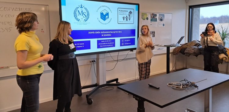 Zespół z VI LO w Gdańsku (fot. Radio Gdańsk/Marek Nowosad)