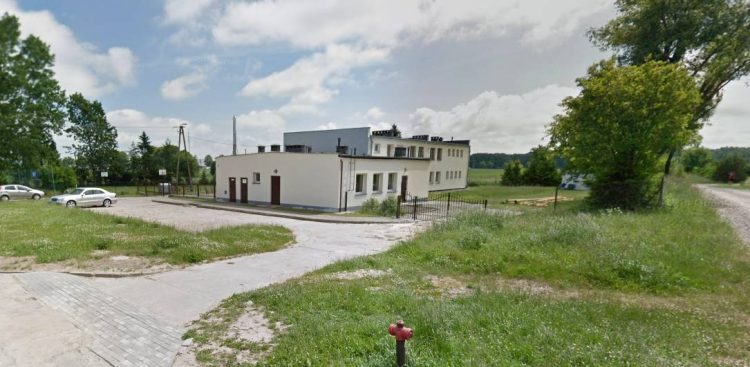 Szkoła w Rekowie Górnym (fot. Google Maps)