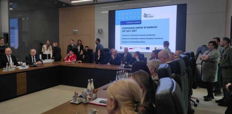 Pomorskim samorządom i instytucjom przyznano środki w ramach Funduszy Europejskich (fot. Radio Gdańsk/Mateusz Czerwiński)