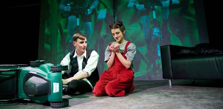 8 lutego odbędzie się premiera spektaklu na podstawie sztuki "Rowerzyści" (fot. Teatr Miejski w Gdyni)