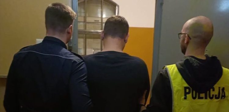 Policjanci zatrzymali mężczyznę podejrzanego o oszustwo na inwestycję (fot. KPP Kwidzyn)