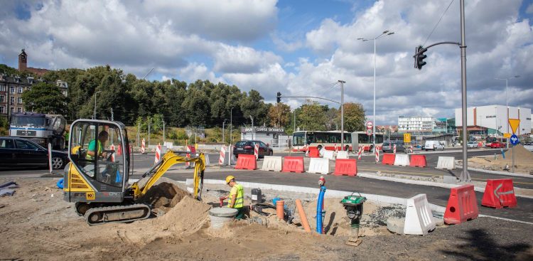 Zdjęcie archiwalne, budowa wiaduktu Biskupia Górka w Gdańsku (fot. Krzysztof Mystkowski / KFP)