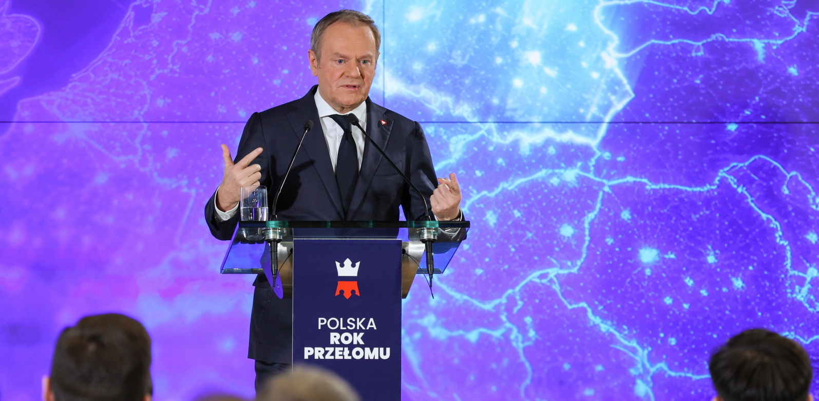 Warszawa, 10.02.2025. Premier Donald Tusk podczas wydarzenia "Polska. Rok przełomu", 10 bm. w siedzibie Giełdy Papierów Wartościowych w Warszawie. (Fot. PAP/Paweł Supernak)
