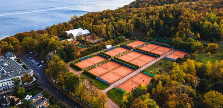 Korty tenisowe przy ul. Ejsmonda w Gdyni (fot. Filip Czyżewski/gdynia.pl)