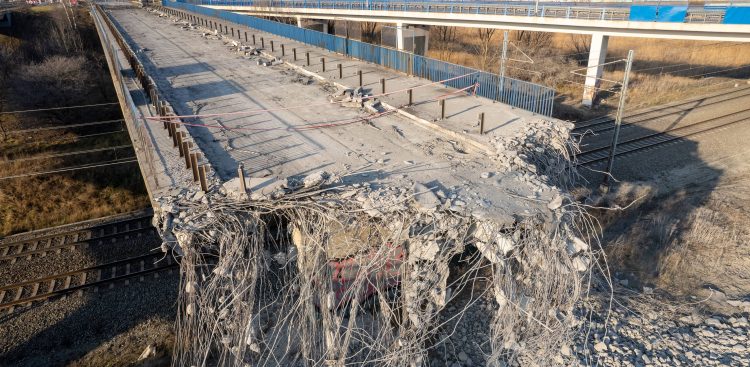 Rozbiórka estakady na ulicy Elbląskiej w Gdańsku. 08.02.2025 r. (fot. Paweł Marcinko/KFP)