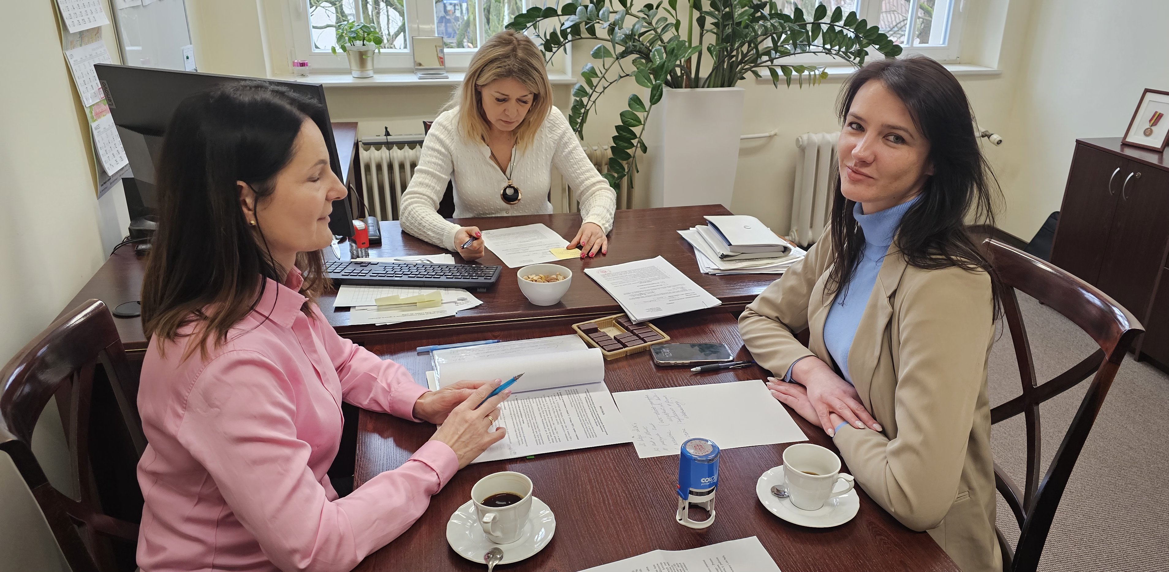 Członkinie komisji liczącej głosy (fot. Radio Gdańsk/Marcin Pacyno)