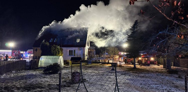 Pożar domu przy ul. Leśna Polana w Sopocie (fot. PSP w Sopocie)