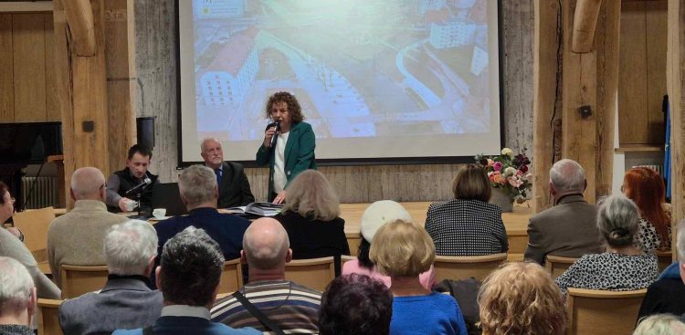 Spotkanie ze Zdzisławem Machurą, autorem książki o słupskim zamku (fot. Radio Gdańsk/Przemysław Woś)