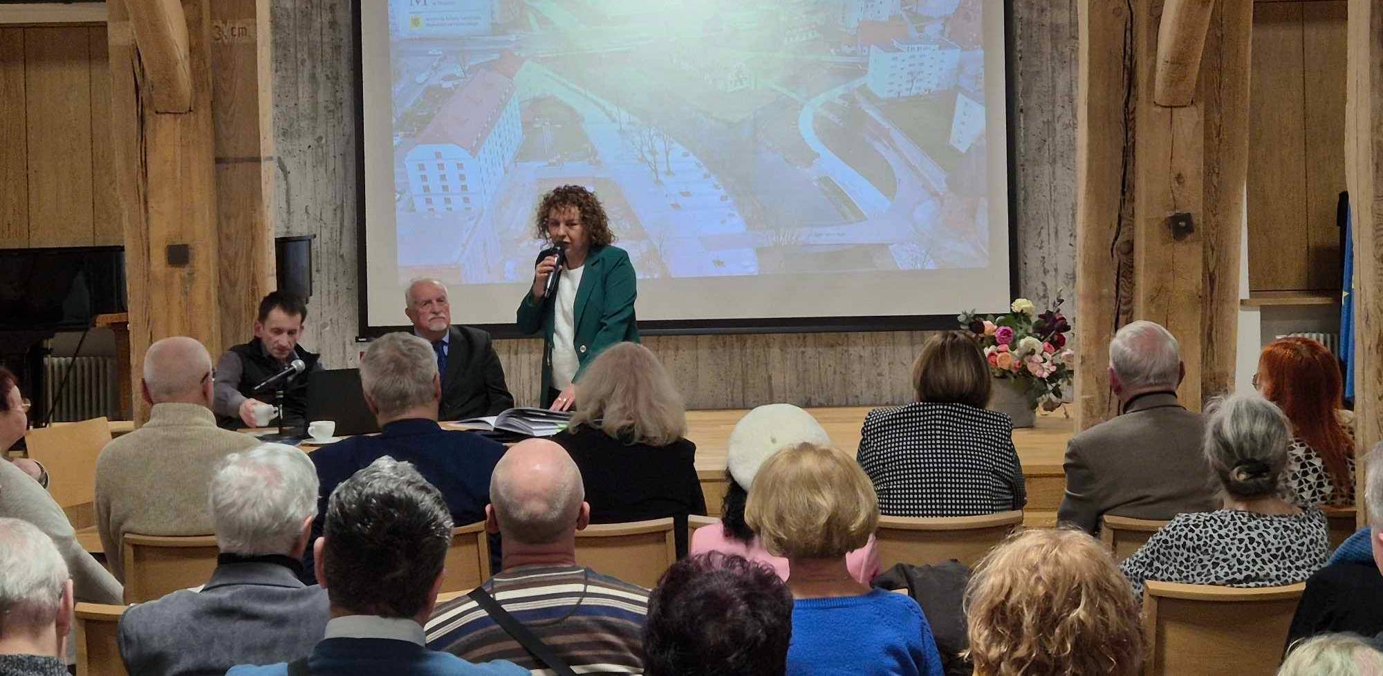 Spotkanie ze Zdzisławem Machurą, autorem książki o słupskim zamku (fot. Radio Gdańsk/Przemysław Woś)