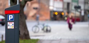 Parkometr w Śródmiejskiej Strefie Płatnego Parkowania w Gdańsku (fot. Paweł Marcinko / KFP)