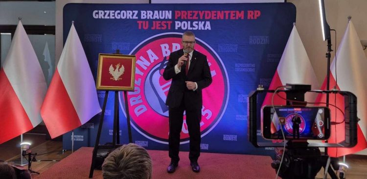 Grzegorz Braun spotkał się z mieszkańcami Słupska (fot. Radio Gdańsk/Przemysław Woś)