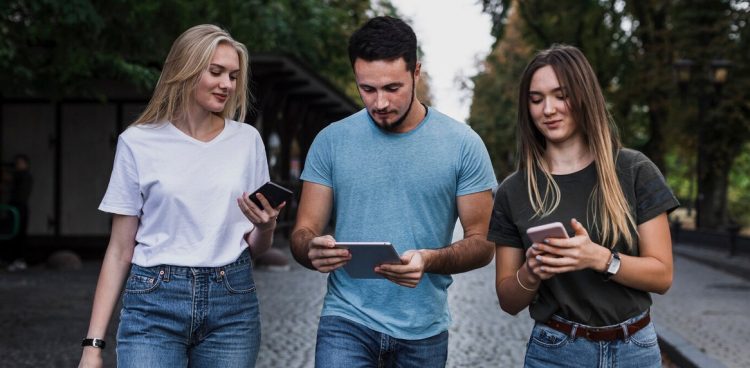 W Bytowie zacznie działać platforma do kontaktu dla mieszkańców (fot. Freepik)