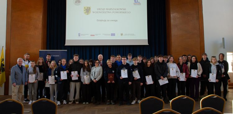 36 finalistów konkursu "Pomorskie Żagle Wiedzy" wypłynie w tygodniową podróż (fot. mat. pras. UMWP/Anna Skrzynecka)