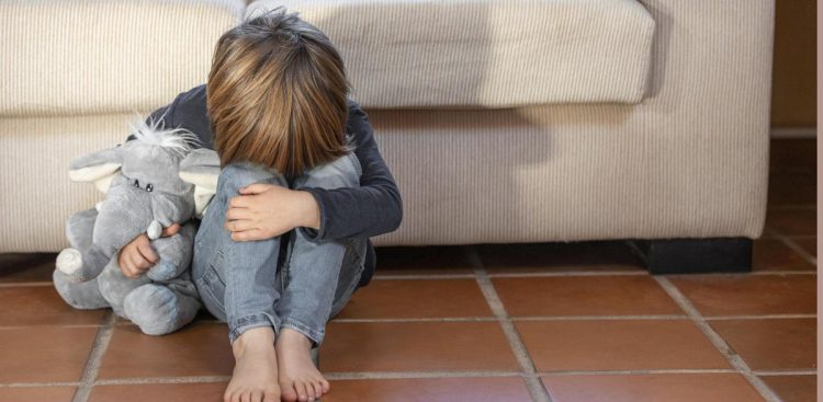 Spotkanie zatytułowane "Pierwsza pomoc psychologiczna dla dziecka w kryzysie" odbędzie się 19 marca Pruszczu Gdańskim (fot. Freepik)