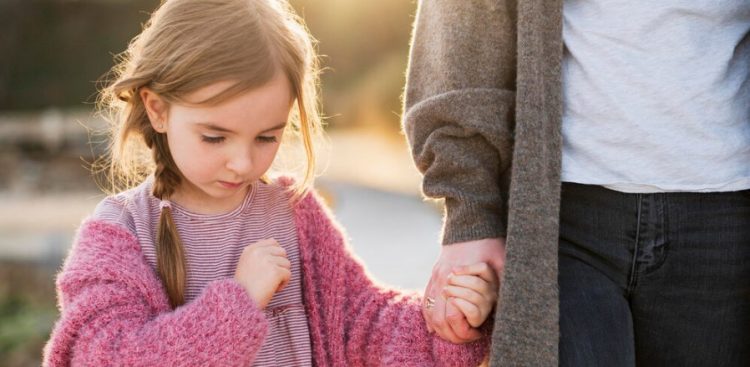 1,5 tysiąca dzieci w Polsce czeka w kolejce na bezpieczne miejsce do życia (fot. Freepik)