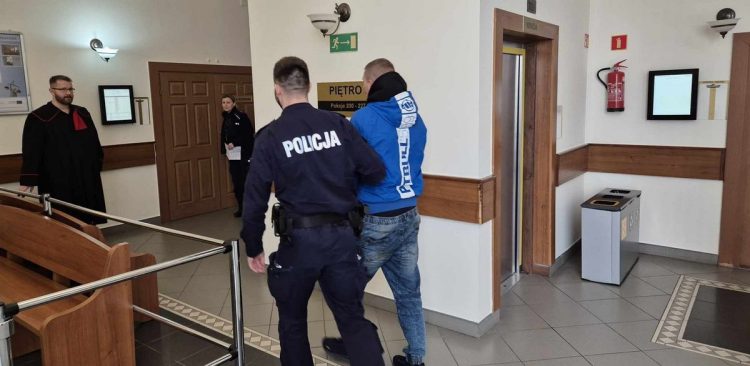 Centralne Biuro Śledcze Policji zatrzymało pięć osób, a sąd aresztował tymczasowo wszystkich na trzy miesiące (fot. Radio Gdańsk/Przemysław Woś)