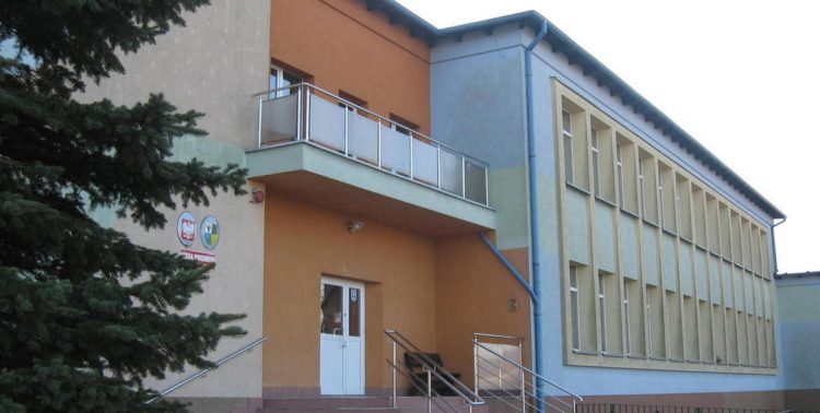 W okolicach szkoły w Charzykowach powstanie budynek wielofunkcyjny (fot. Szkoła Podstawowa w Charzykowach)