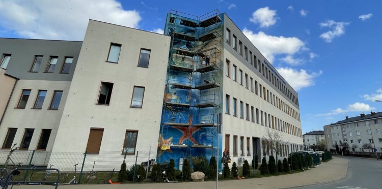 Mural został sfinansowany dzięki publicznej zbiórce oraz wsparciu czterech firm (fot. Radio Gdańsk/Tymon Nieśmiałek)