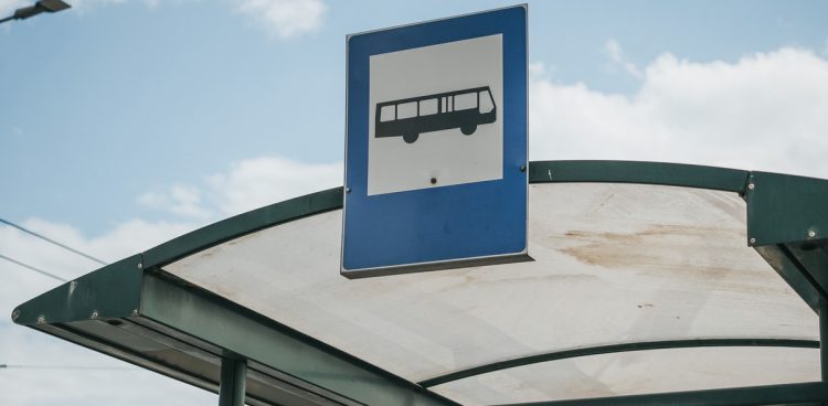 Proces wyboru firmy, która wymieni wiaty przystankowe, jest znacznie opóźniony (fot. ZDIZ Gdynia)