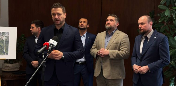 Radni Gdyni zdecydowali o wydzierżawienie terenów Arce Gdynia pod budowę boisk (fot. Radio Gdańsk/Marcin Lange)