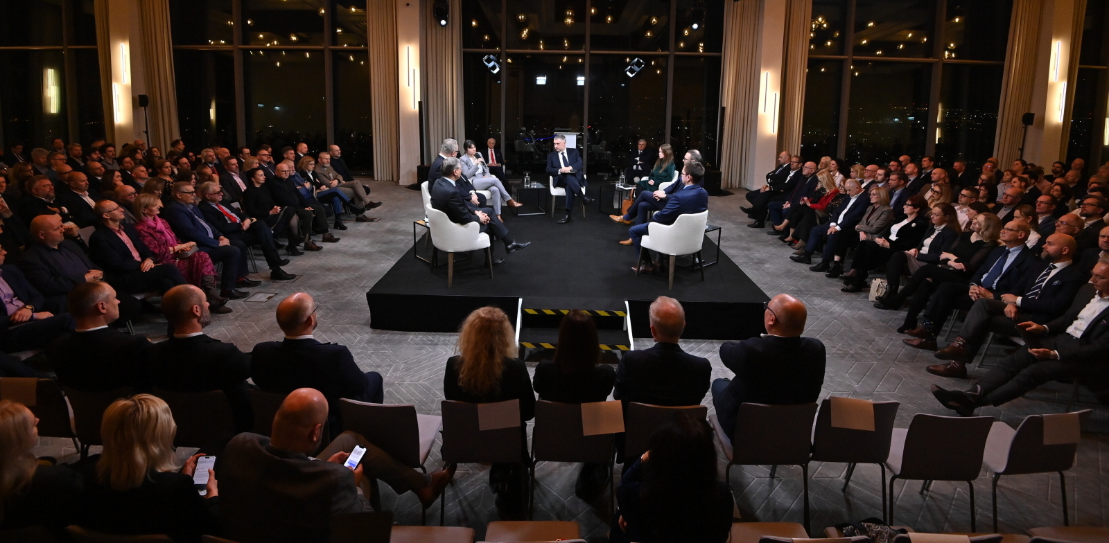 Gdańsk, 06.03.2025. Debata „Jak zapewnić Bezpieczeństwo. Globalne zagrożenia i lokalne odpowiedzi” w bydynku Olivia Star w Gdańsku,(Fot. PAP/Andrzej Jackowski)