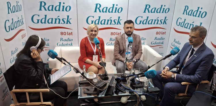 Od lewej: Iwona Wysocka, Agnieszka Rodak, Mateusz Prawda, Michał Spaczyński (fot. Radio Gdańsk/Magdalena Gadzinowska)