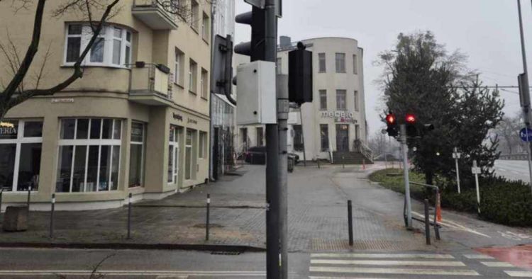 System zamontowano testowo na skrzyżowaniu alei Zwycięstwa z ulicą Orłowską (fot. Gdynia Mobilna/UM Gdynia)