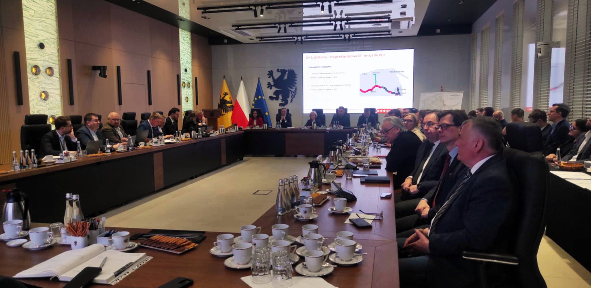 Posiedzenie w urzędzie marszałkowskim. Gdańsk 13.03.2025 r. (fot. Radio Gdańsk/Mateusz Czerwiński)