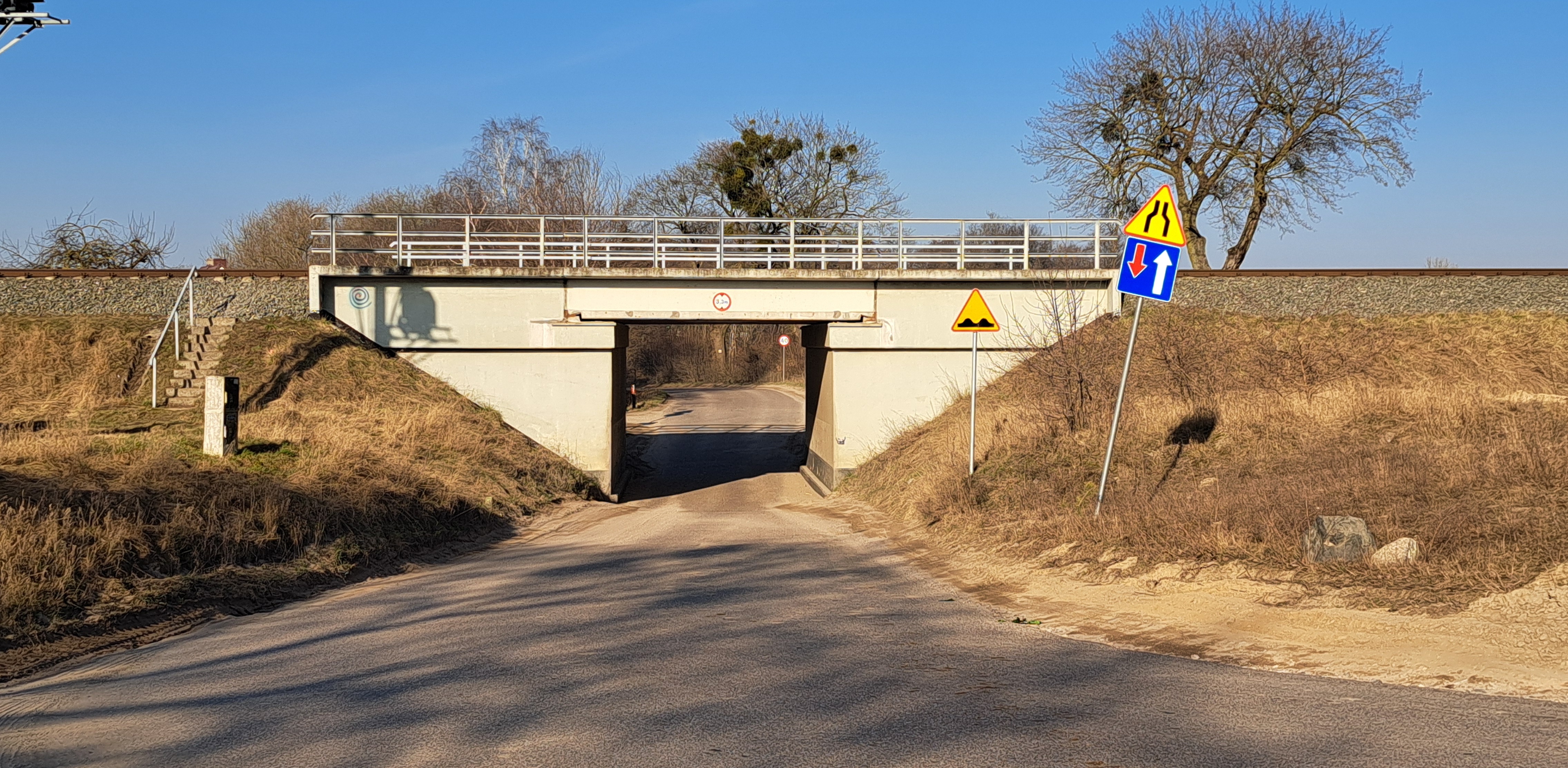 Jeden z wiaduktów, które zostaną zamknięte. Barniewice (fot. Radio Gdańsk/Sebastian Kwiatkowski)