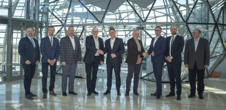 Polskie Sieci Elektroenergetyczne podpisały umowę na wybudowanie pierwszego odcinka drogi Choczewo - Gdańsk Przyjaźń (fot. Polskie Sieci Elektroenergetyczne)