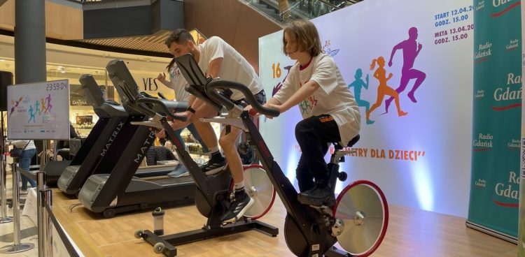 W Galerii Bałtyckiej trwa szesnasta edycja Sztafety Nadziei (fot. Radio Gdańsk/Tymon Nieśmiałek)