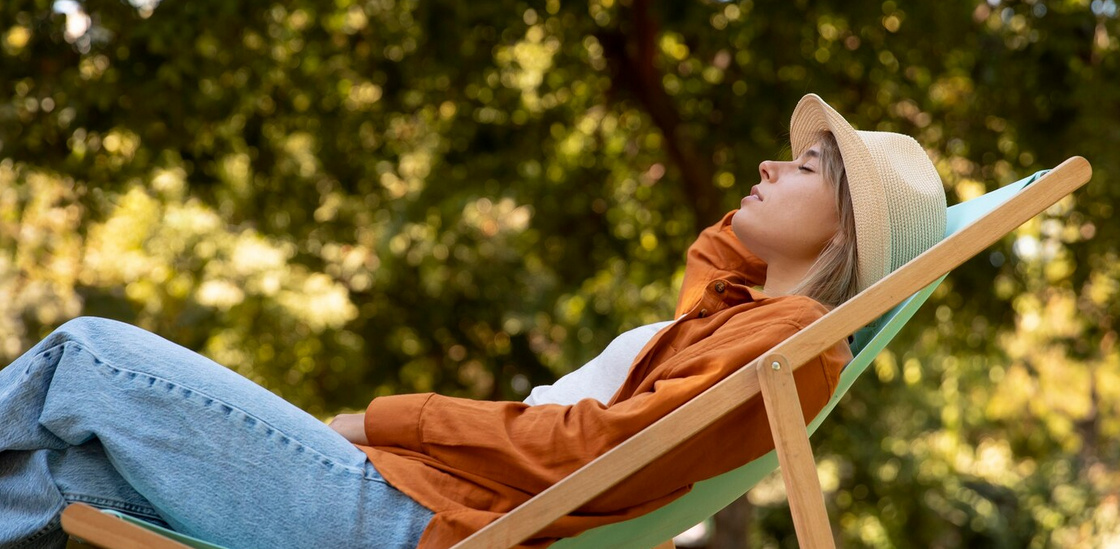 Czy potrafimy znaleźć czas na relaks wśród świątecznych obowiązków? (fot. Freepik)