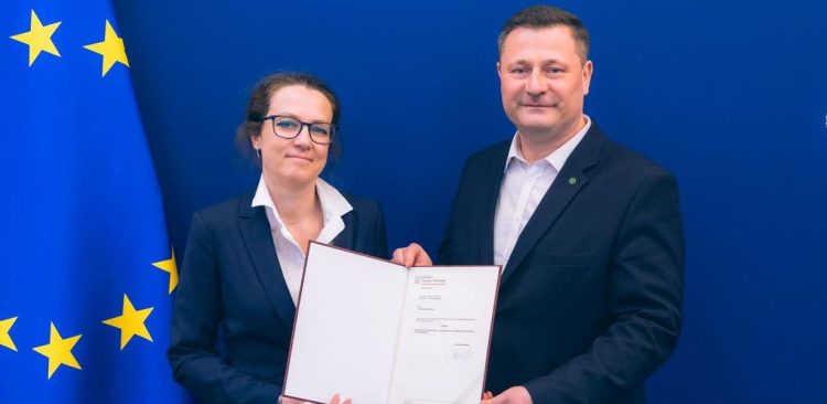 Dr Marta Ewa Wachowicz i Krzysztof Paszyk (fot. Ministerstwo Rozwoju i Technologii)