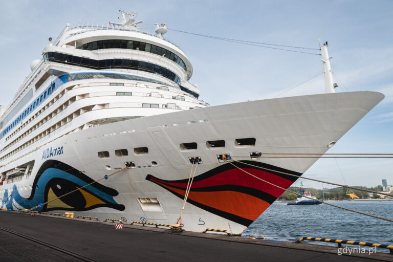 Wycieczkowiec AIDAmar przy Nabrzeżu Francuskim w Gdyni, 29.04.2025 r. (fot. Kamil Złoch/gdynia.pl)