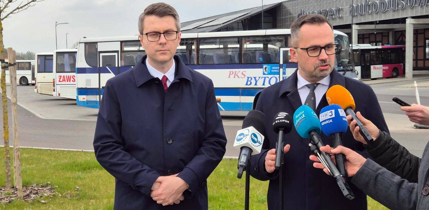 Marcin Horała w Słupsku. Briefing w sprawie CPK - 16.04.2025 r. (fot. Radio Gdańsk/Przemysław Woś)