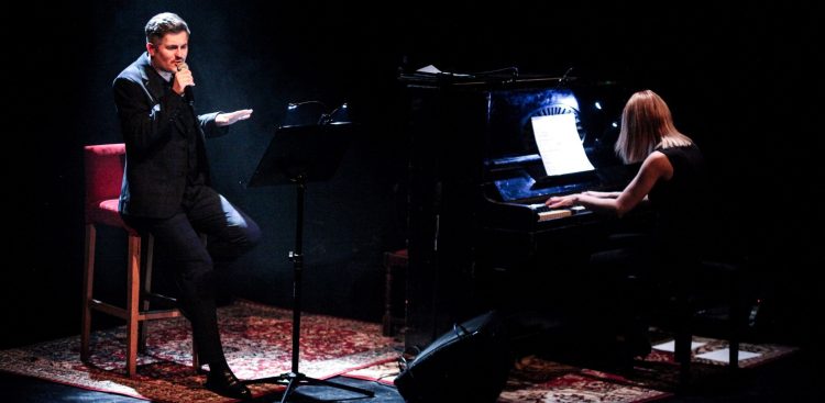 Piotr Kosewski i Anna Rocławska-Musiałczyk (fot. mat. Teatru Niedużego/Paweł Lęcki)