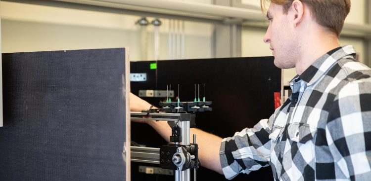 Urządzenie zostało zaprojektowane, a następnie wykonane w ramach pracy dyplomowej (Fot. Uniwersytet Gdański/Bartłomiej Jętczak)