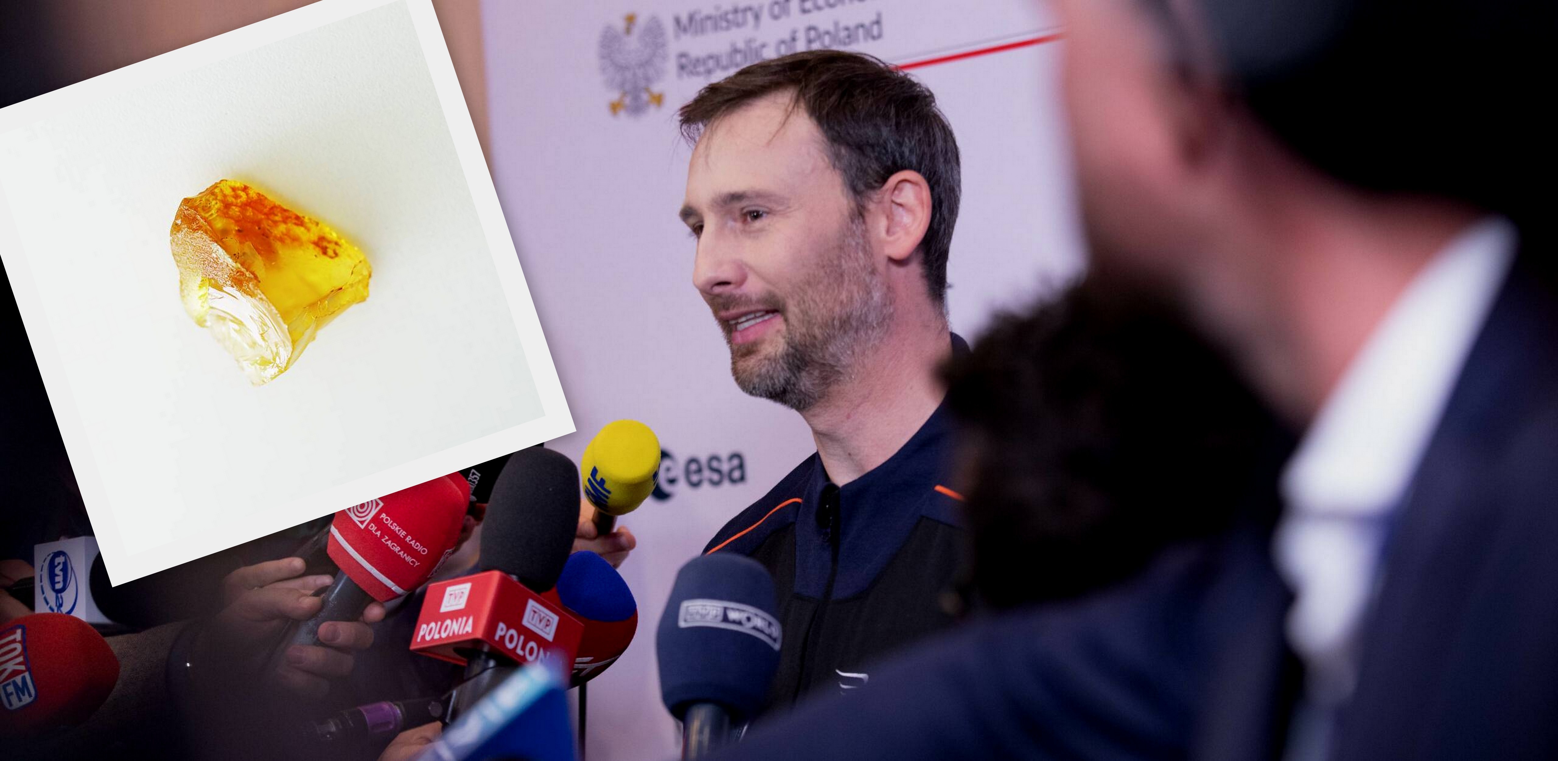 Polski astronauta Sławosz Uznański-Wiśniewski w czasie konferencji prasowej (fot. POLSA)