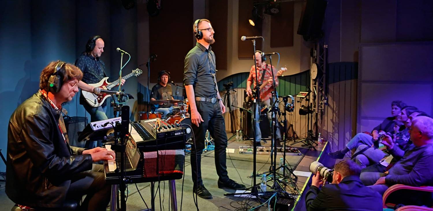 Zespół Towary Zastępcze na żywo w Radiu Gdańsk (fot. Radio Gdańsk/Piotr Puchalski)