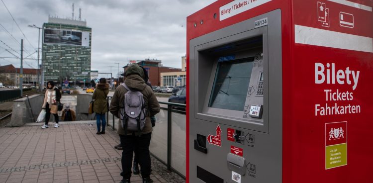Automat na bilety w Gdańsku (fot. KFP/Anna Rezulak)