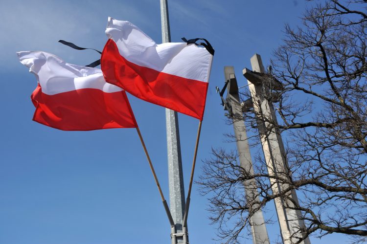 Żałoba po katastrofie prezydenckiego samolotu pod Smoleńskiem.
(fot. Maciej Kosycarz / KFP)