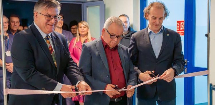 Uroczyste otwarcie zmodernizowanego oddziału położniczego szpitala w Chojnicach (fot. szpital.chojnice.pl)