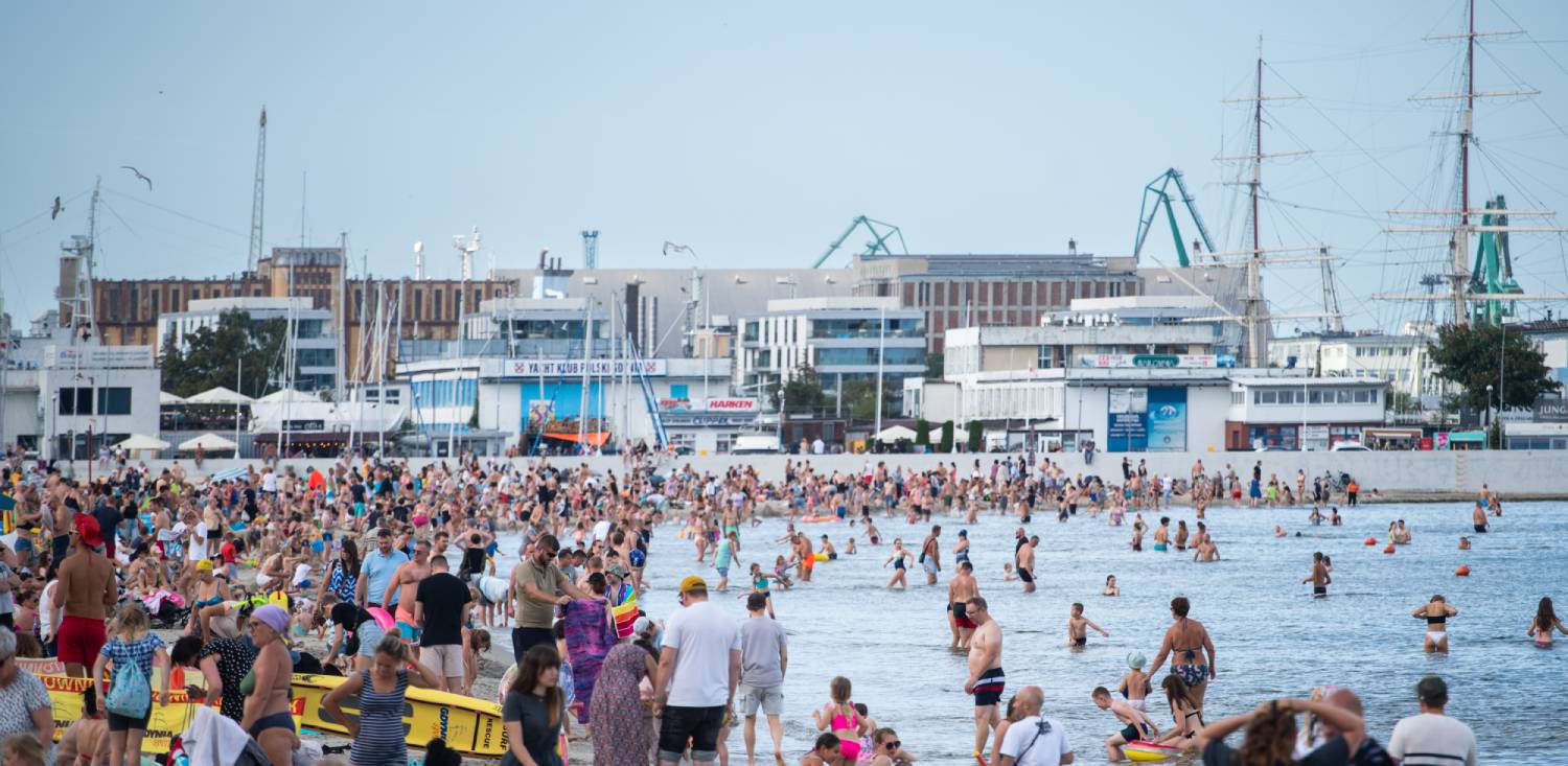 Zdjęcie archiwalne. Plaża w Gdyni (fot. Anna Rezulak / KFP)