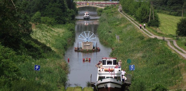 Pochylnia Buczyniec na Kanale Elbląskim (fot. Wikimedia Commons)