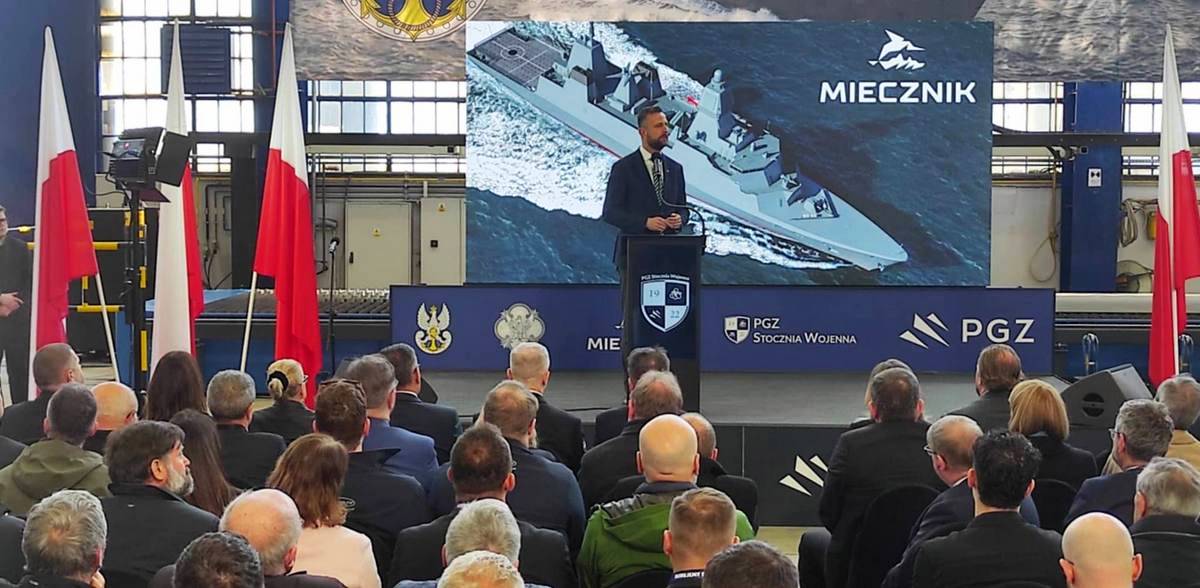 Władysław Kosiniak-Kamysz podczas uroczystości rozpoczęcia budowy okrętu ORP Burza (fot. Radio Gdańsk/Mateusz Czerwiński)